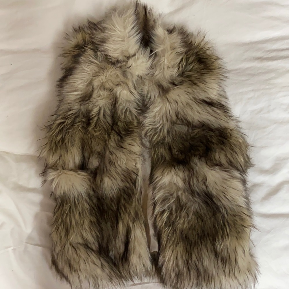 Ci Sono by Cavalini Faux Fur Vest
